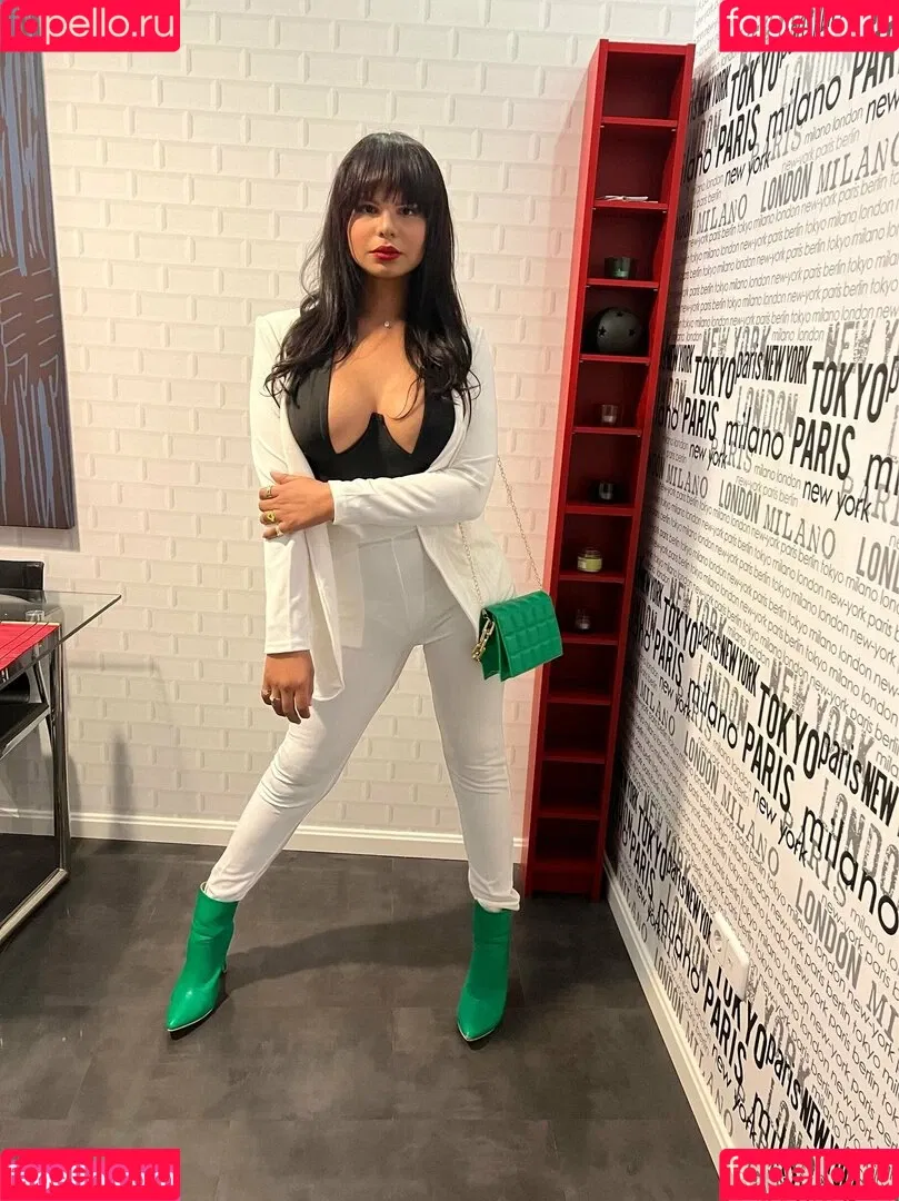bellaabby25 / bellapussy25 Onlyfans Photo Gallery 
