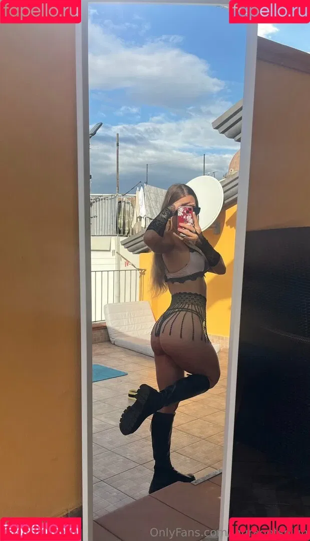 laura_high / lauragetshigh Onlyfans Photo Gallery 