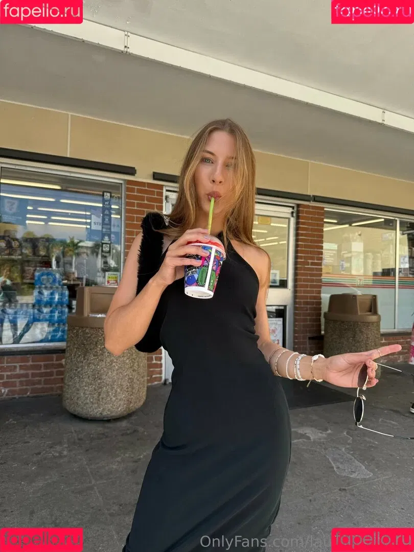 laura_high / lauragetshigh Onlyfans Photo Gallery 