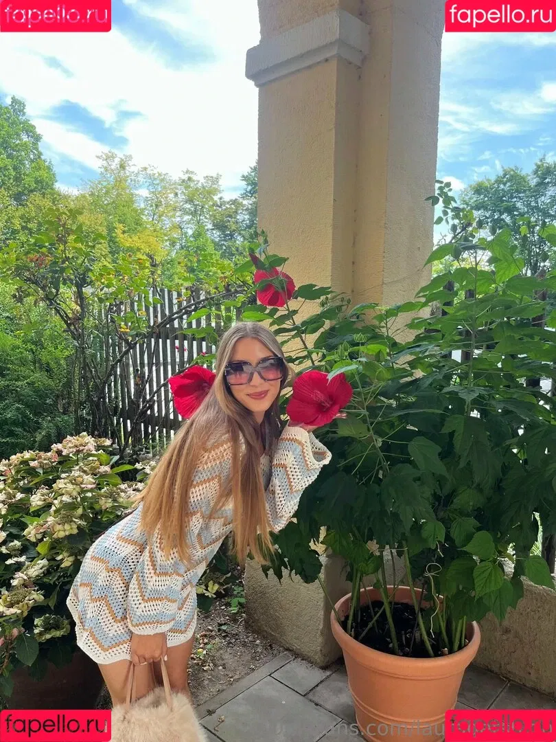laura_high / lauragetshigh Onlyfans Photo Gallery 