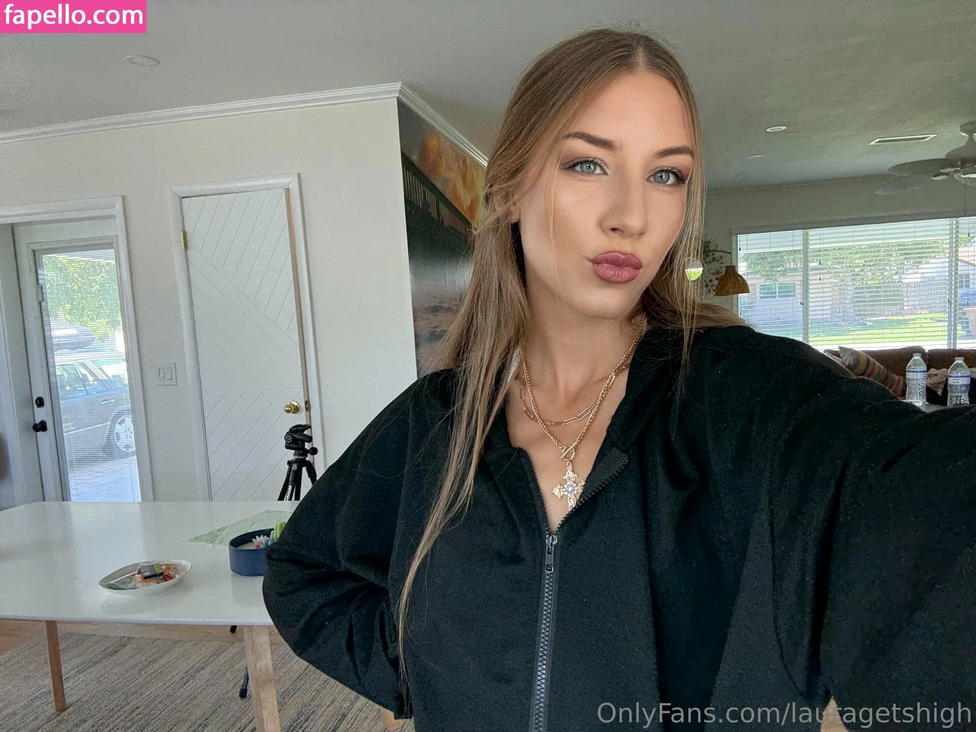 laura_high / lauragetshigh Onlyfans Photo Gallery 