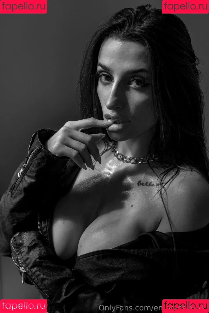 empress.mikki / empress_mikki Onlyfans Photo Gallery 