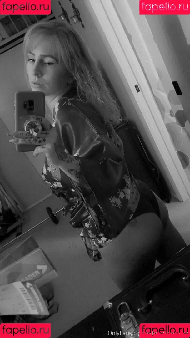 inkedblondiexo / tattooblondiexo Onlyfans Photo Gallery 