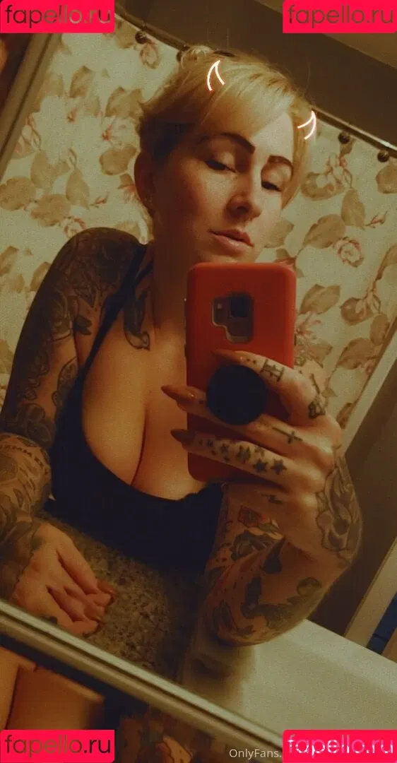 inkedblondiexo / tattooblondiexo Onlyfans Photo Gallery 