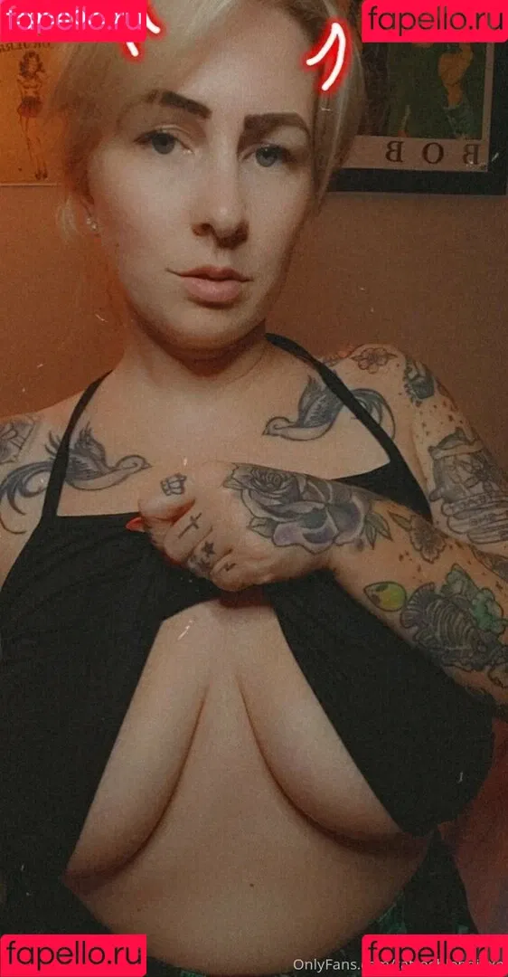 inkedblondiexo / tattooblondiexo Onlyfans Photo Gallery 