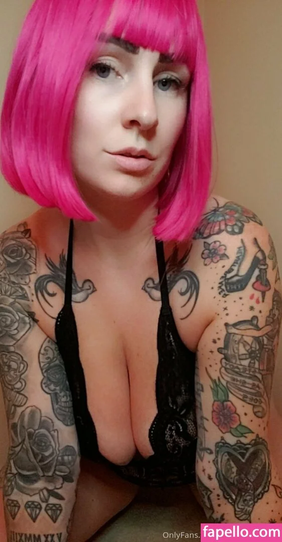 inkedblondiexo / tattooblondiexo Onlyfans Photo Gallery 