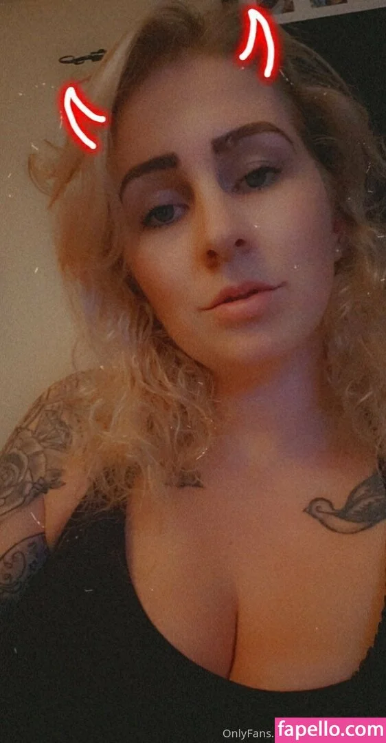 inkedblondiexo / tattooblondiexo Onlyfans Photo Gallery 