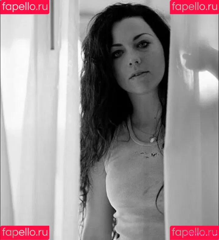 Amy Lee / AmyLee_plays / Slemgem / amyleeplays / amyythevet / youramylee Onlyfans Photo Gallery 