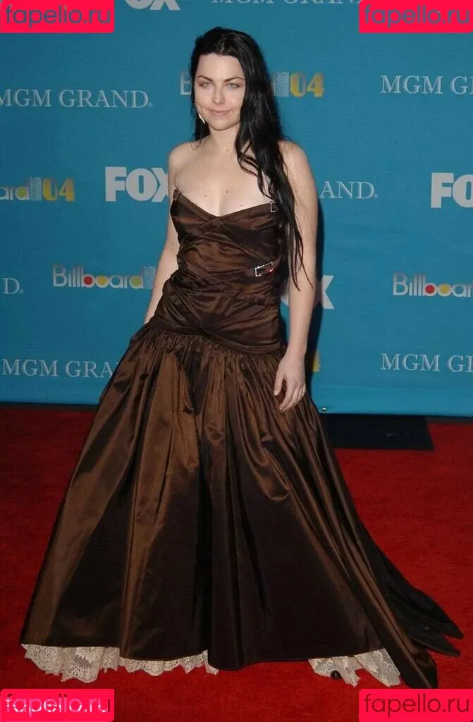 Amy Lee / AmyLee_plays / Slemgem / amyleeplays / amyythevet / youramylee Onlyfans Photo Gallery 