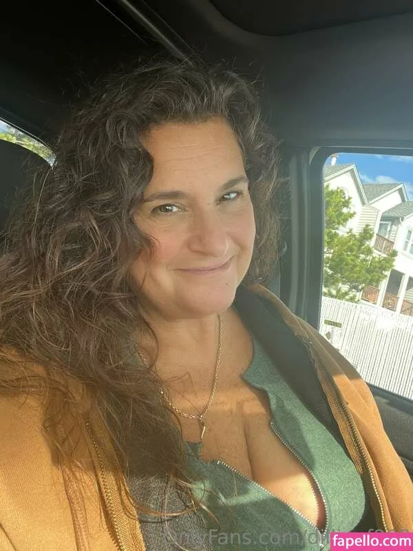 dillidillinyc / dilligaf908 Onlyfans Photo Gallery 