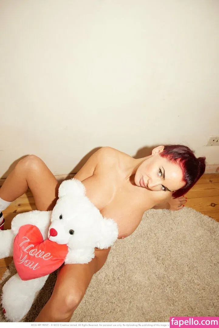 Georgie Darby / georgiedarby / itsgeorgiedarby Onlyfans Photo Gallery 