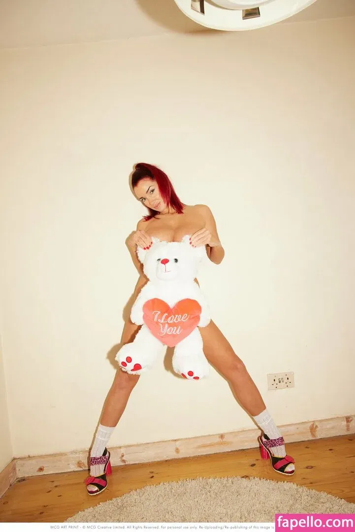 Georgie Darby / georgiedarby / itsgeorgiedarby Onlyfans Photo Gallery 