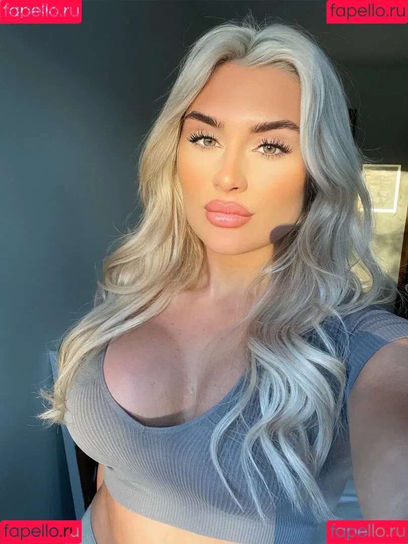Tiffany Stratton / tiffany_stratton / tiffanywwe / tiffstrattonwwe Onlyfans Photo Gallery 