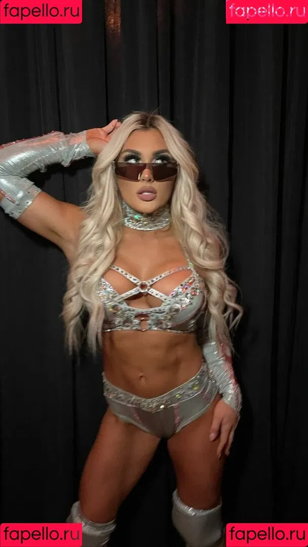Tiffany Stratton / tiffany_stratton / tiffanywwe / tiffstrattonwwe Onlyfans Photo Gallery 