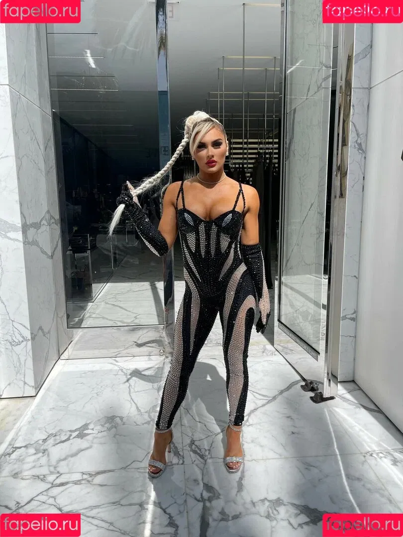 Tiffany Stratton / tiffany_stratton / tiffanywwe / tiffstrattonwwe Onlyfans Photo Gallery 