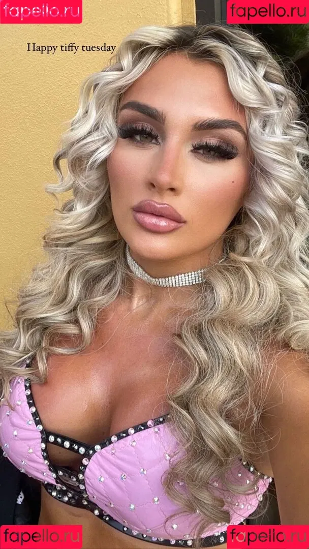 Tiffany Stratton / tiffany_stratton / tiffanywwe / tiffstrattonwwe Onlyfans Photo Gallery 