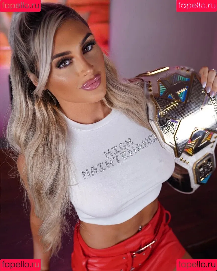 Tiffany Stratton / tiffany_stratton / tiffanywwe / tiffstrattonwwe Onlyfans Photo Gallery 