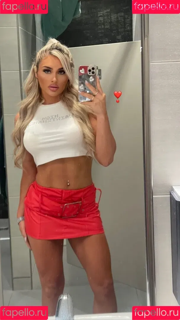 Tiffany Stratton / tiffany_stratton / tiffanywwe / tiffstrattonwwe Onlyfans Photo Gallery 