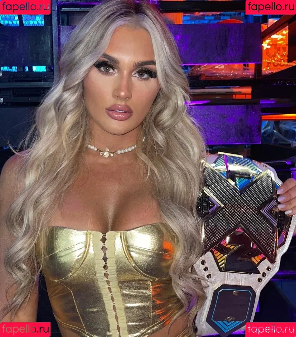 Tiffany Stratton / tiffany_stratton / tiffanywwe / tiffstrattonwwe Onlyfans Photo Gallery 