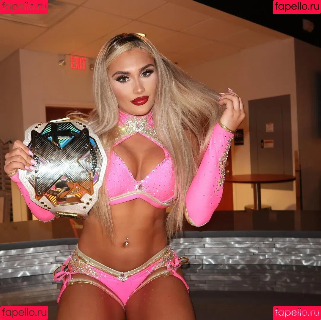 Tiffany Stratton / tiffany_stratton / tiffanywwe / tiffstrattonwwe Onlyfans Photo Gallery 