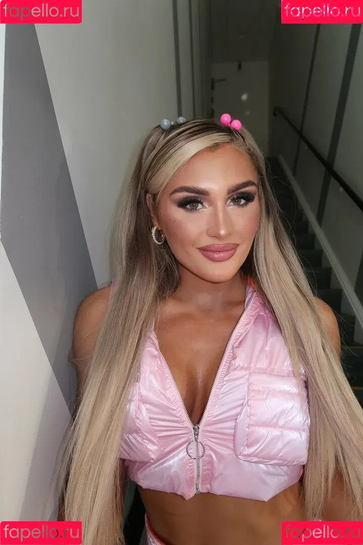 Tiffany Stratton / tiffany_stratton / tiffanywwe / tiffstrattonwwe Onlyfans Photo Gallery 
