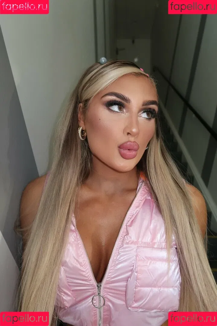 Tiffany Stratton / tiffany_stratton / tiffanywwe / tiffstrattonwwe Onlyfans Photo Gallery 