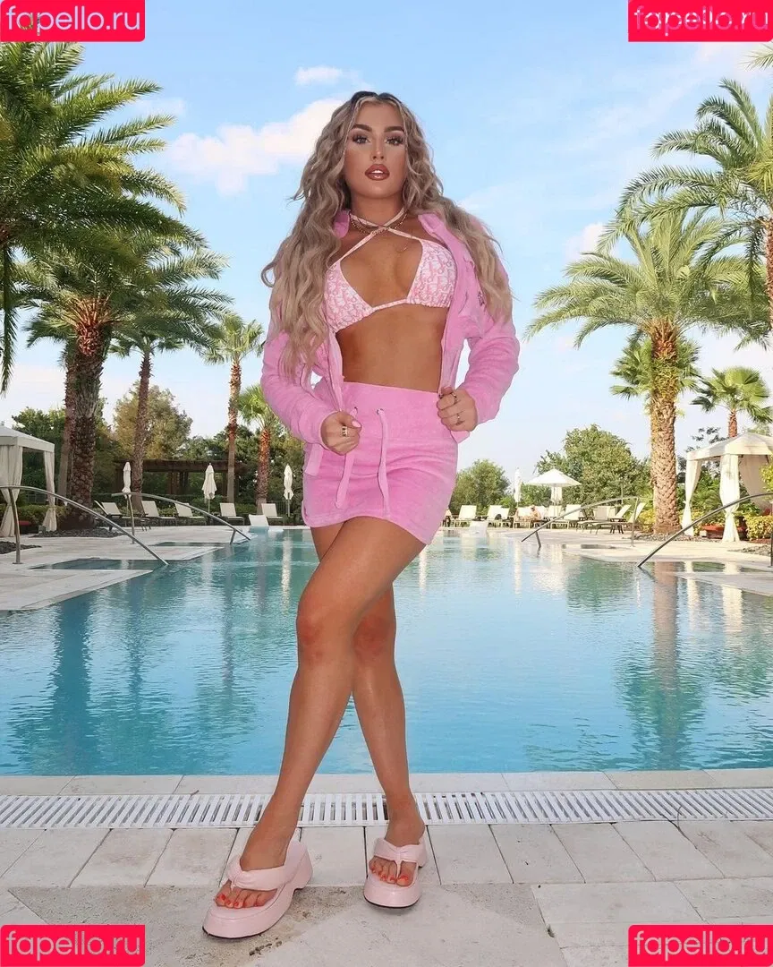 Tiffany Stratton / tiffany_stratton / tiffanywwe / tiffstrattonwwe Onlyfans Photo Gallery 