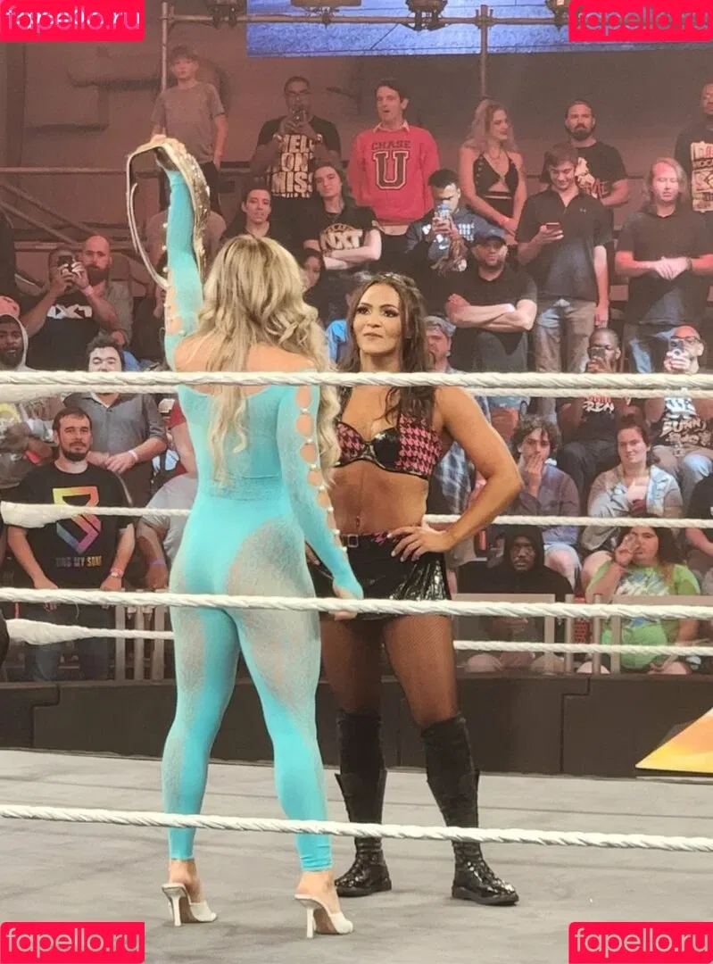 Tiffany Stratton / tiffany_stratton / tiffanywwe / tiffstrattonwwe Onlyfans Photo Gallery 