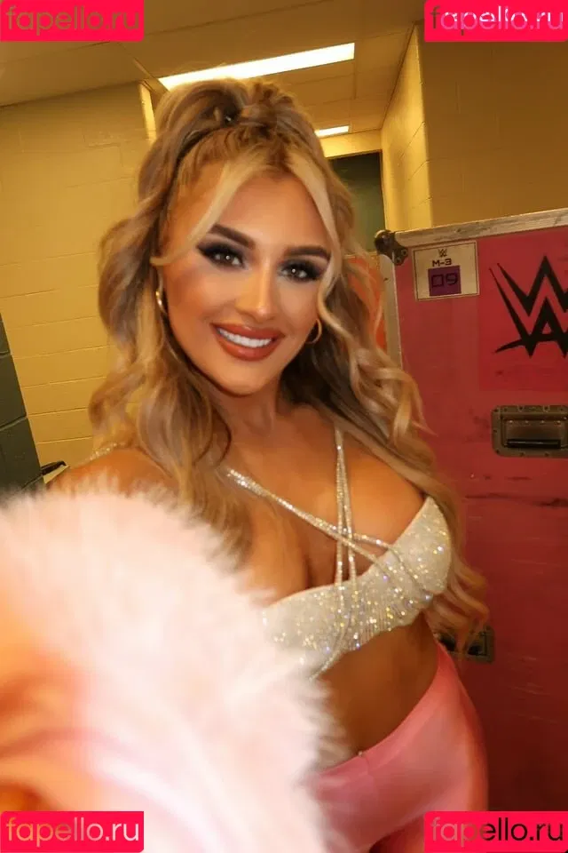 Tiffany Stratton / tiffany_stratton / tiffanywwe / tiffstrattonwwe Onlyfans Photo Gallery 