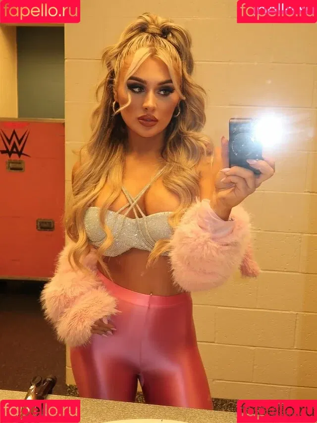 Tiffany Stratton / tiffany_stratton / tiffanywwe / tiffstrattonwwe Onlyfans Photo Gallery 