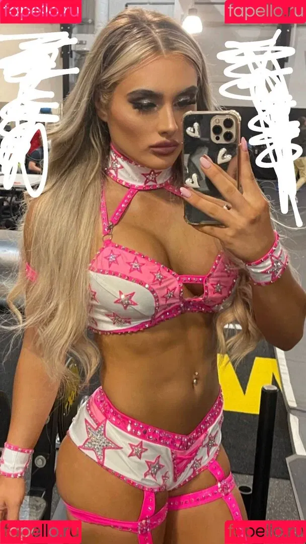 Tiffany Stratton / tiffany_stratton / tiffanywwe / tiffstrattonwwe Onlyfans Photo Gallery 