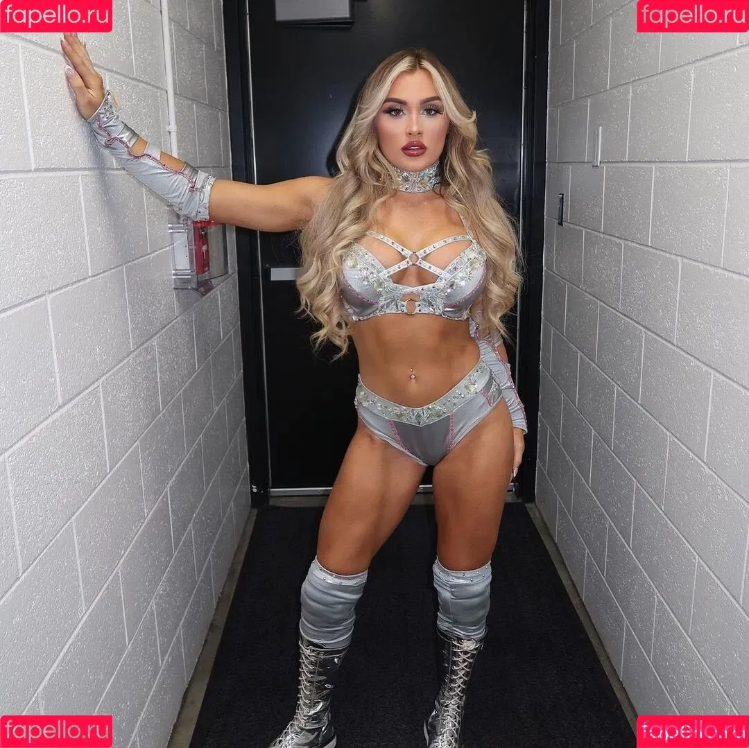 Tiffany Stratton / tiffany_stratton / tiffanywwe / tiffstrattonwwe Onlyfans Photo Gallery 