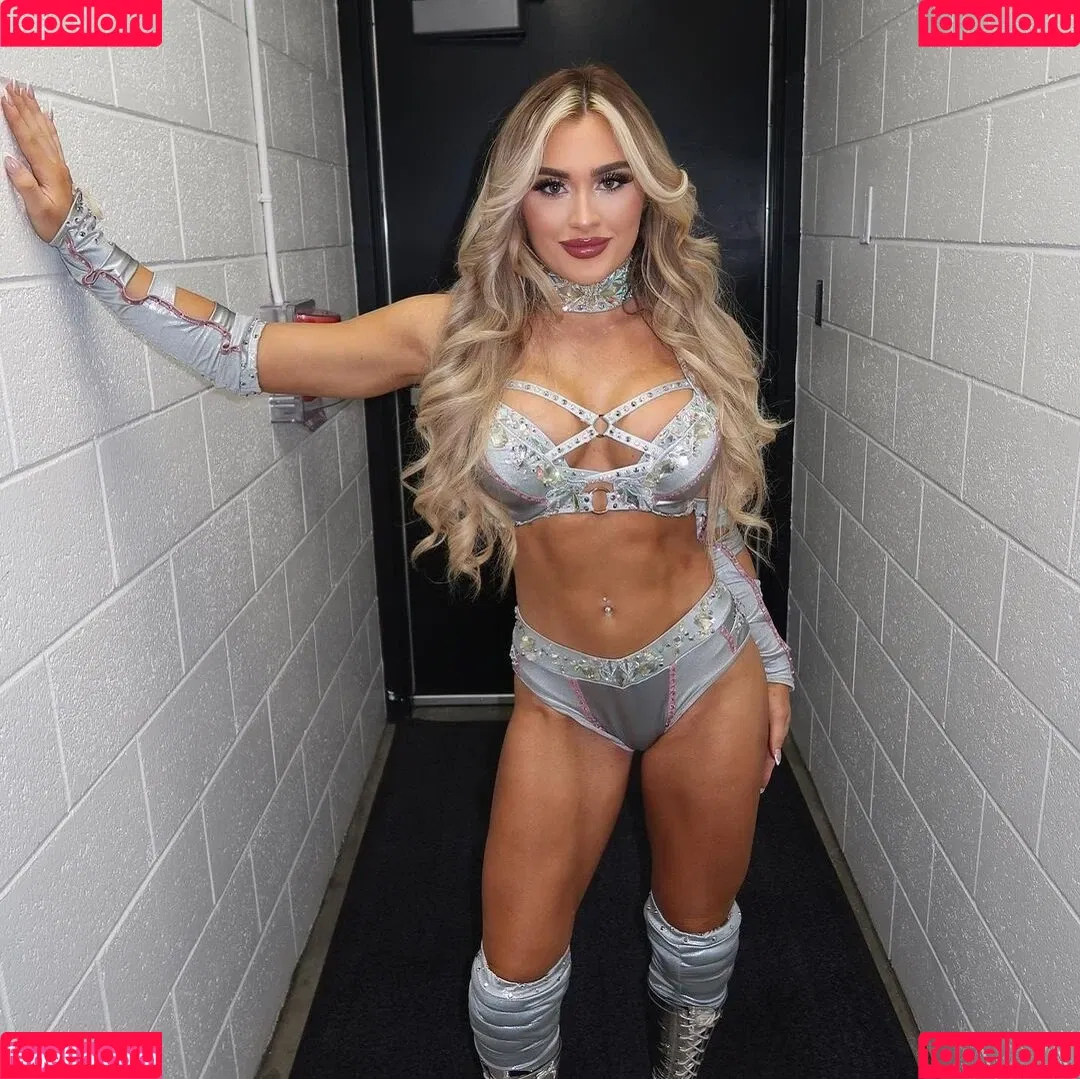 Tiffany Stratton / tiffany_stratton / tiffanywwe / tiffstrattonwwe Onlyfans Photo Gallery 