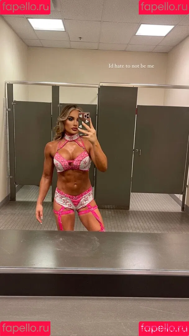 Tiffany Stratton / tiffany_stratton / tiffanywwe / tiffstrattonwwe Onlyfans Photo Gallery 