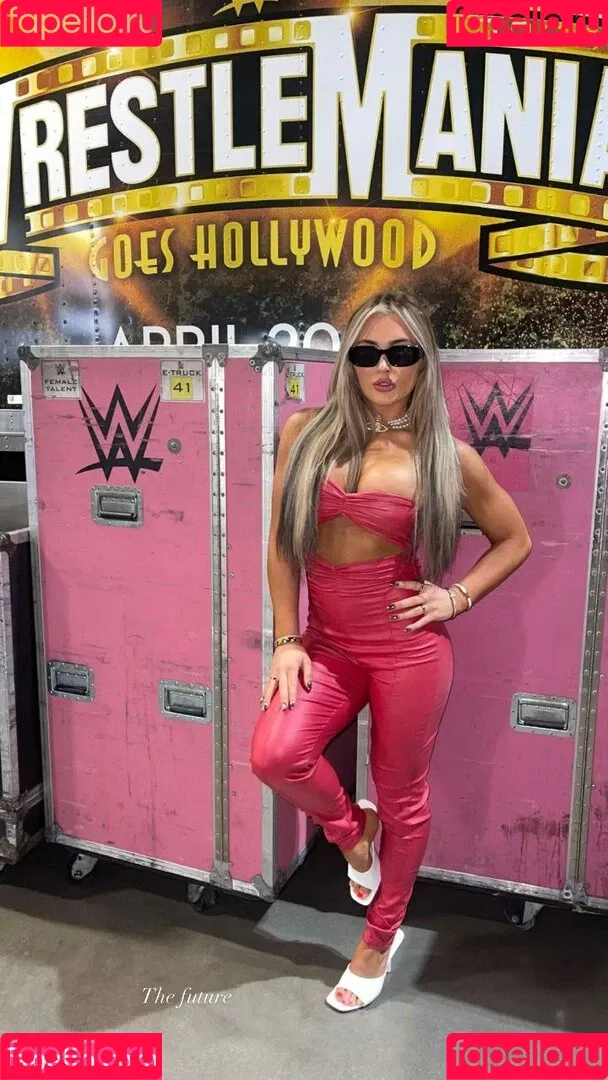Tiffany Stratton / tiffany_stratton / tiffanywwe / tiffstrattonwwe Onlyfans Photo Gallery 