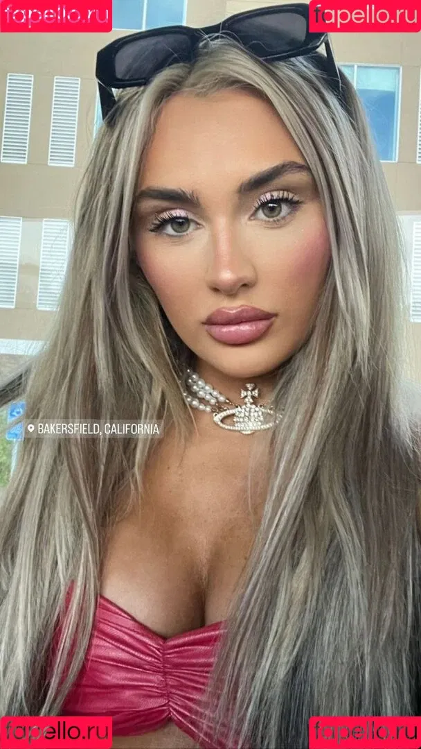 Tiffany Stratton / tiffany_stratton / tiffanywwe / tiffstrattonwwe Onlyfans Photo Gallery 