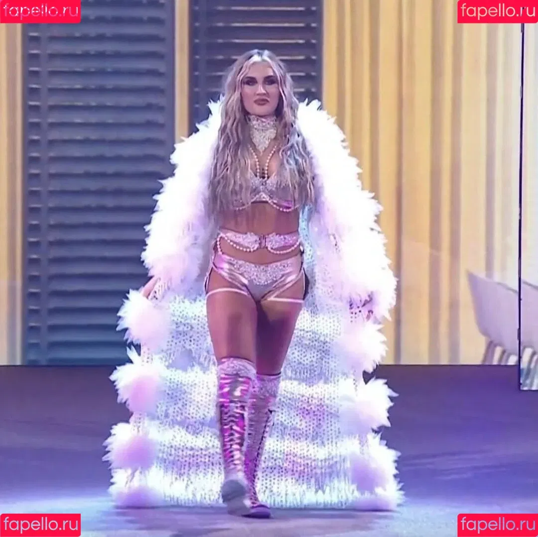 Tiffany Stratton / tiffany_stratton / tiffanywwe / tiffstrattonwwe Onlyfans Photo Gallery 