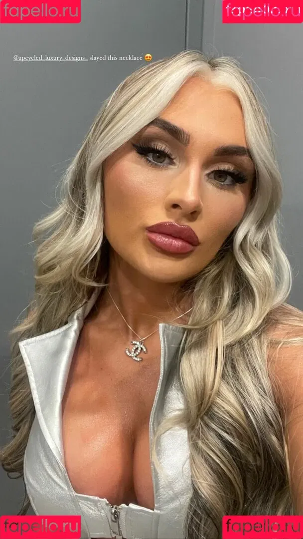 Tiffany Stratton / tiffany_stratton / tiffanywwe / tiffstrattonwwe Onlyfans Photo Gallery 