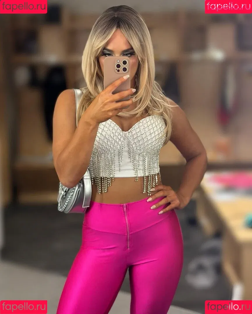 Tiffany Stratton / tiffany_stratton / tiffanywwe / tiffstrattonwwe Onlyfans Photo Gallery 