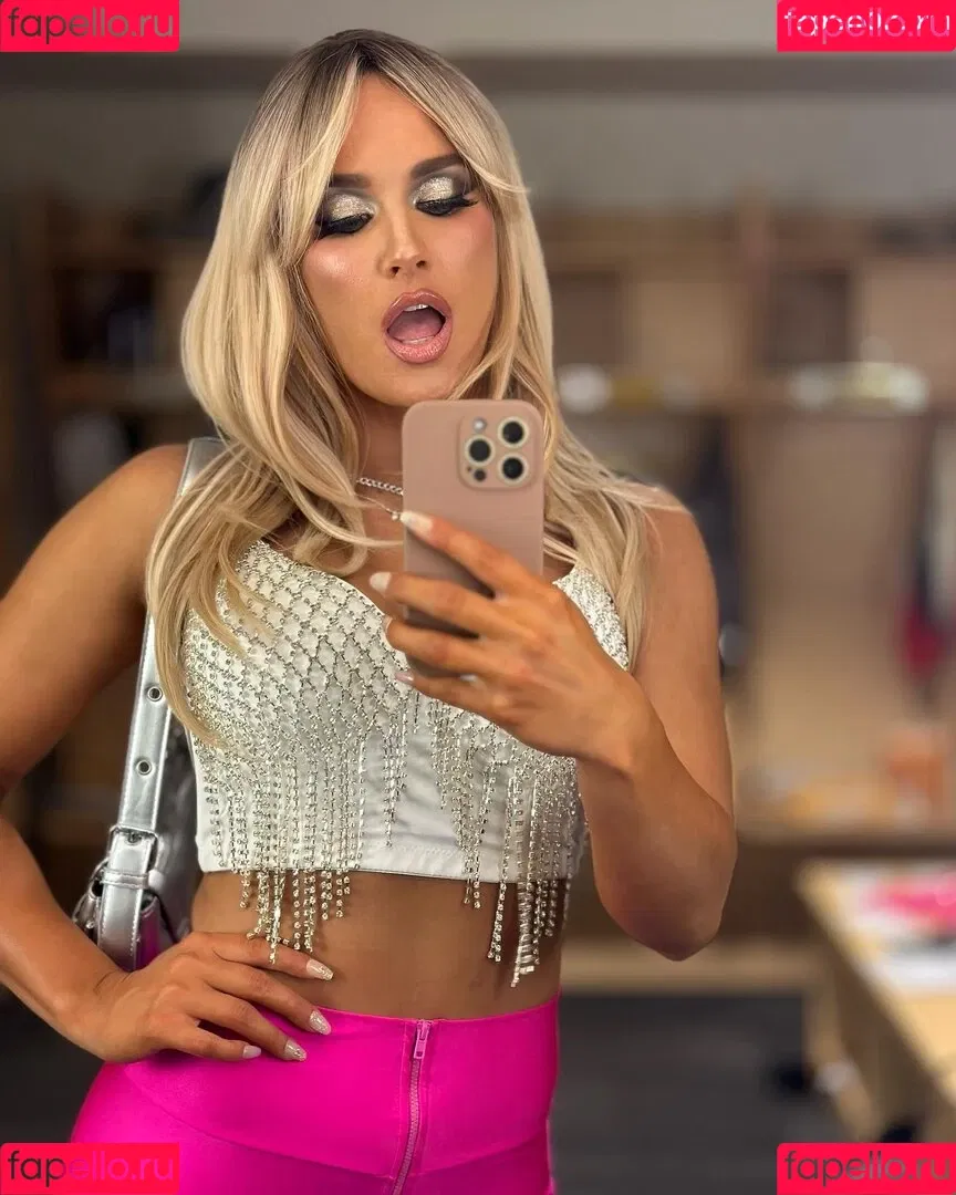 Tiffany Stratton / tiffany_stratton / tiffanywwe / tiffstrattonwwe Onlyfans Photo Gallery 