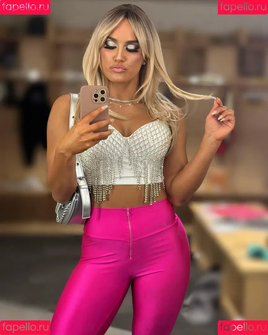 Tiffany Stratton / tiffany_stratton / tiffanywwe / tiffstrattonwwe Onlyfans Photo Gallery 