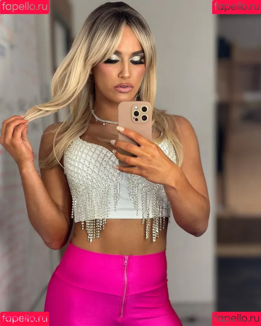 Tiffany Stratton / tiffany_stratton / tiffanywwe / tiffstrattonwwe Onlyfans Photo Gallery 