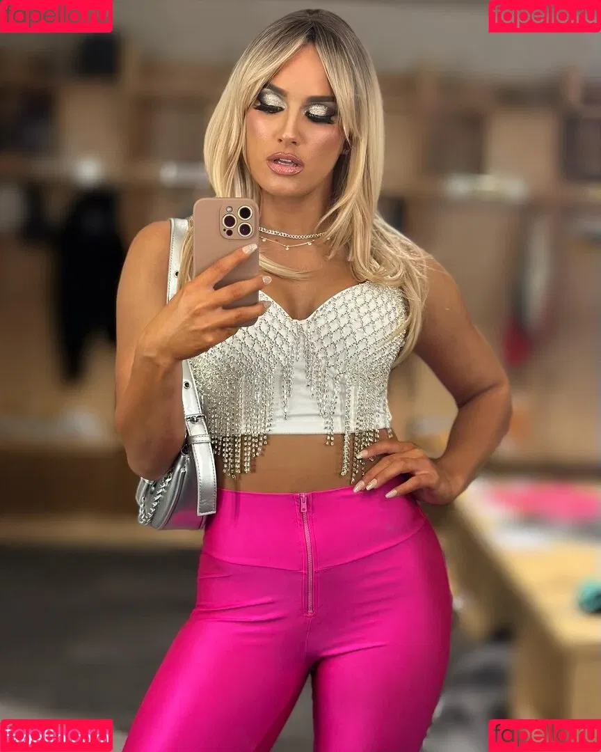 Tiffany Stratton / tiffany_stratton / tiffanywwe / tiffstrattonwwe Onlyfans Photo Gallery 