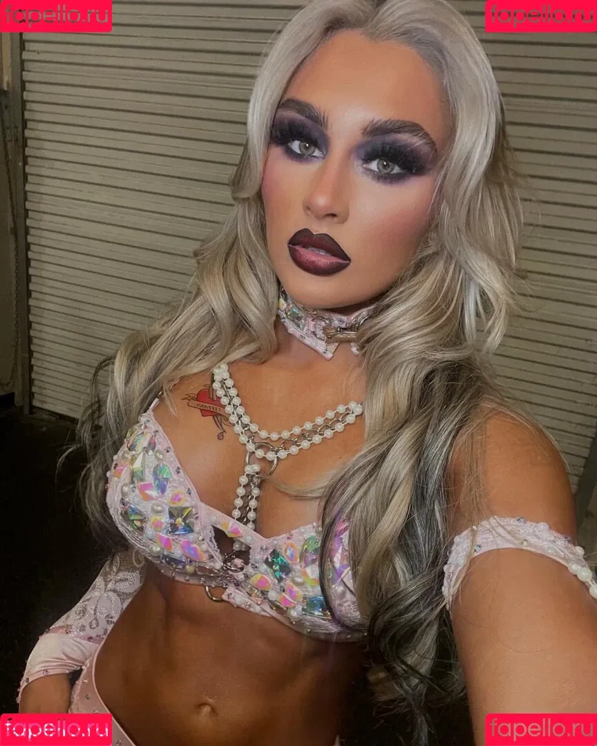 Tiffany Stratton / tiffany_stratton / tiffanywwe / tiffstrattonwwe Onlyfans Photo Gallery 