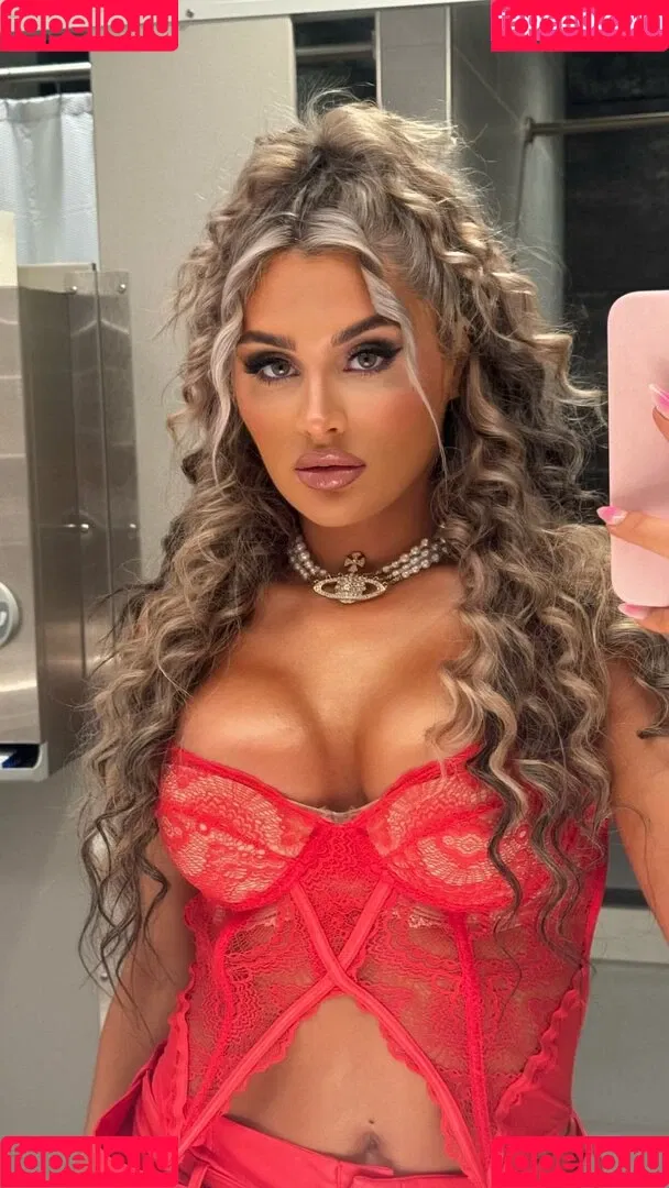 Tiffany Stratton / tiffany_stratton / tiffanywwe / tiffstrattonwwe Onlyfans Photo Gallery 