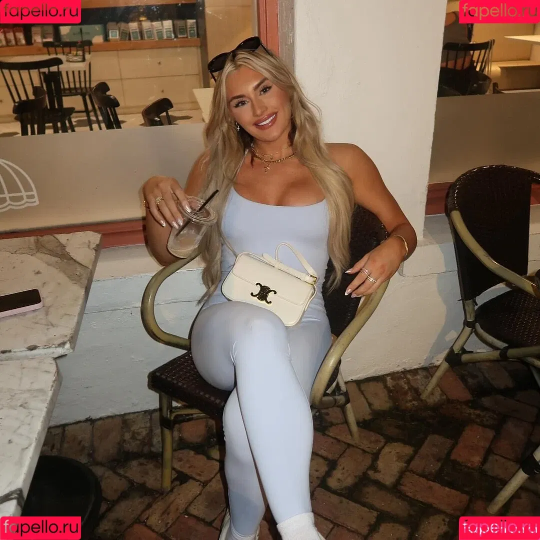 Tiffany Stratton / tiffany_stratton / tiffanywwe / tiffstrattonwwe Onlyfans Photo Gallery 