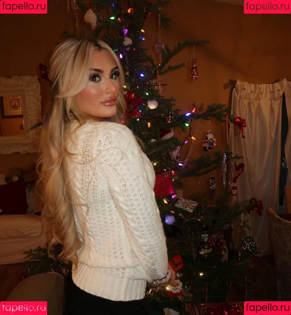Tiffany Stratton / tiffany_stratton / tiffanywwe / tiffstrattonwwe Onlyfans Photo Gallery 