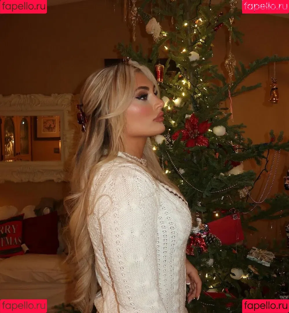 Tiffany Stratton / tiffany_stratton / tiffanywwe / tiffstrattonwwe Onlyfans Photo Gallery 