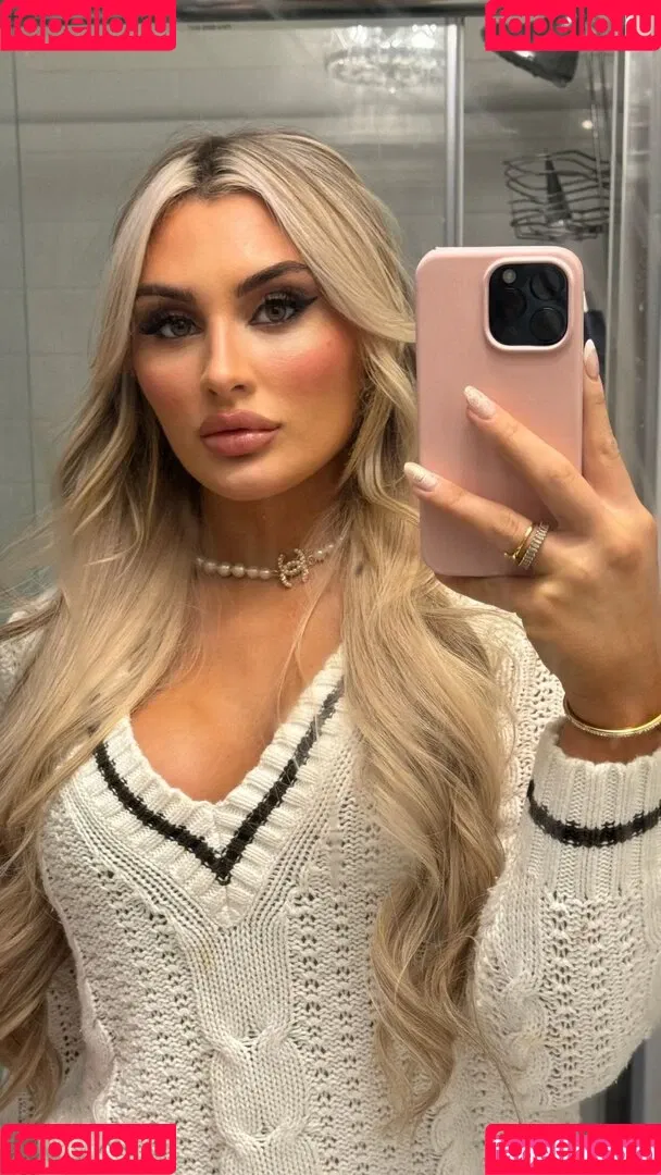 Tiffany Stratton / tiffany_stratton / tiffanywwe / tiffstrattonwwe Onlyfans Photo Gallery 