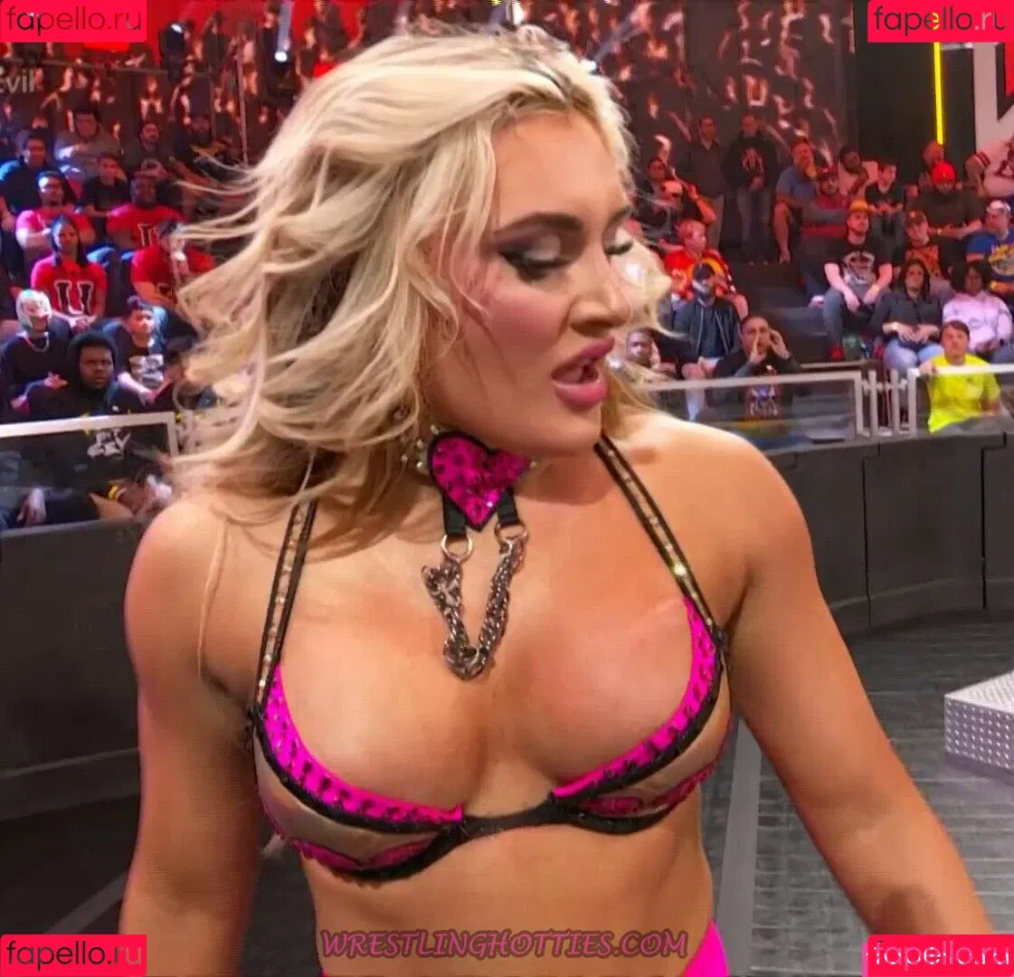 Tiffany Stratton / tiffany_stratton / tiffanywwe / tiffstrattonwwe Onlyfans Photo Gallery 